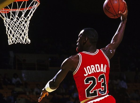 muelle Tomar un riesgo Agua con gas Los números de camiseta de Michael Jordan - el gurú del basket